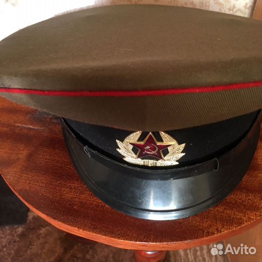 Фуражки разные