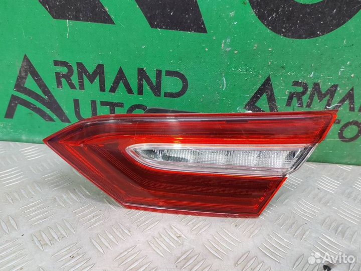 Фонарь внутренний правый Toyota Camry 8 XV70