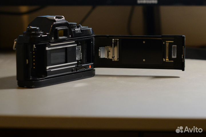 Nikon N2000 (F-301) + Nikkor 35-105mm 1:3.5-4.5 AI