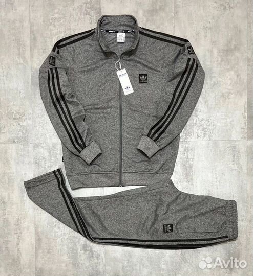 Спортивный костюм мужской Adidas