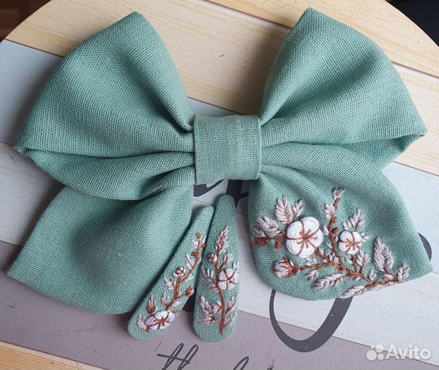 Бантики ручной работы с вышивкой