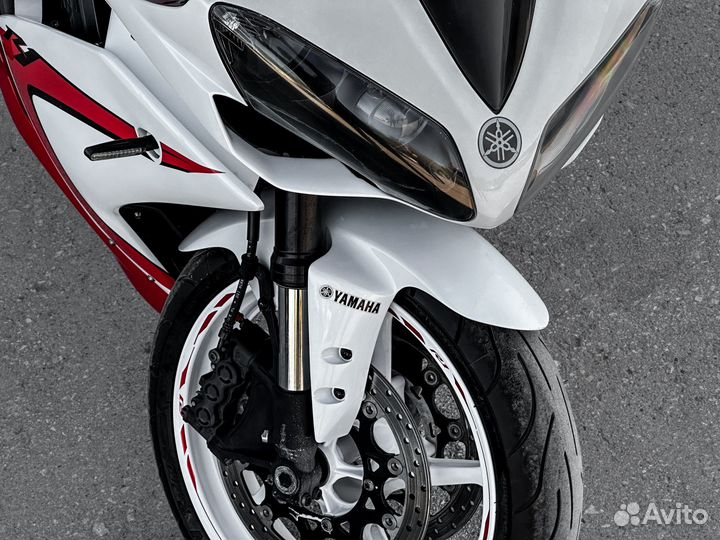 Yamaha YZF-R1