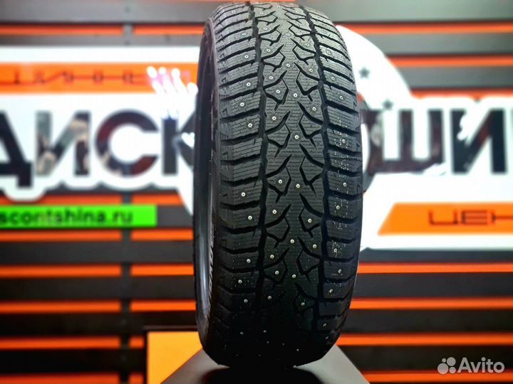 Royal Black Royal Stud II 235/55 R19