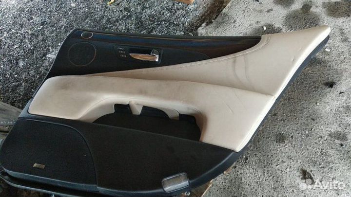 Обшивка дверей задняя правая Lexus Ls600Hl UVF46