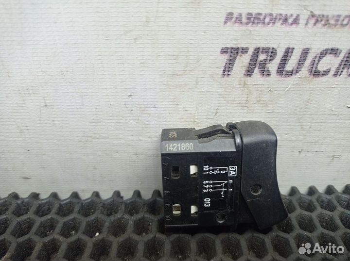 1421860 Кнопка плафона для чтения Scania 4-series