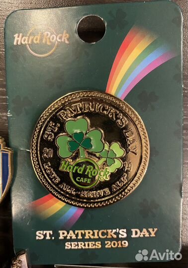 Значки Hard Rock Cafe
