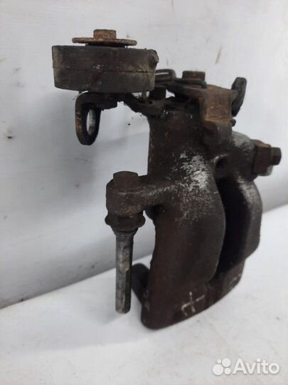 Суппорт тормозной задний правый Opel Zafira A