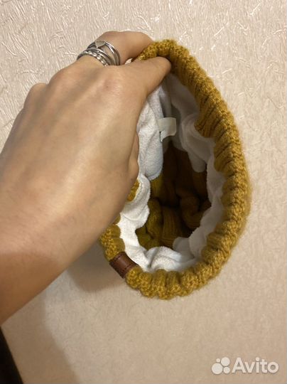 Шапки и шарфы и кепки шляпы