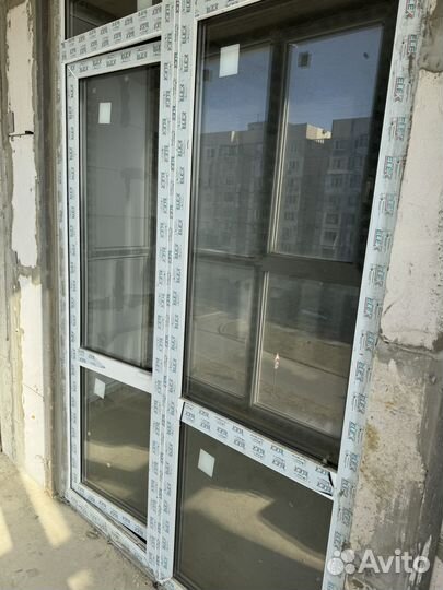 Оконная рама с дверью