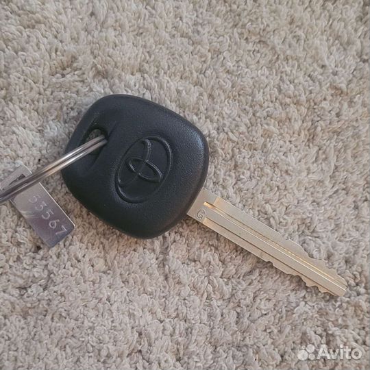 Ключ зажигания от toyota verso