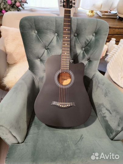 Гитара черная