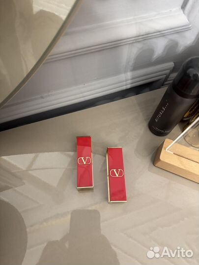 Помада Valentino
