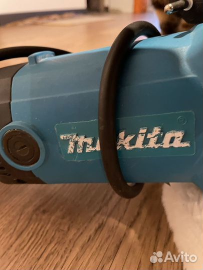 Полировальная машинка makita