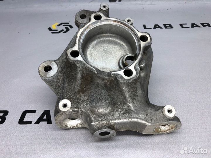 Кулак поворотный передний правый Bmw 3 E91 204D4