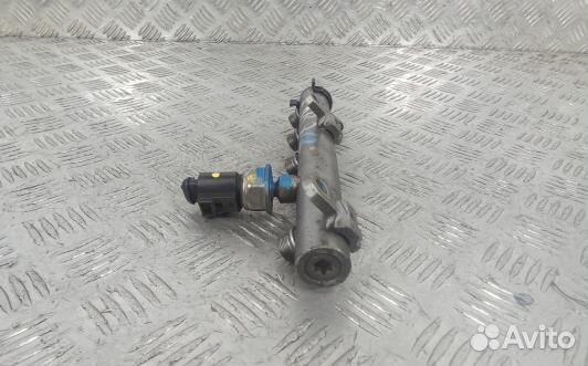 Топливная рампа дизельная audi Q7 (2KR09BB02)