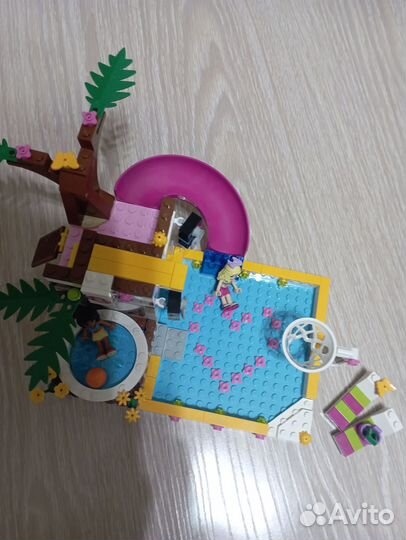 Lego Friends городской бассейн
