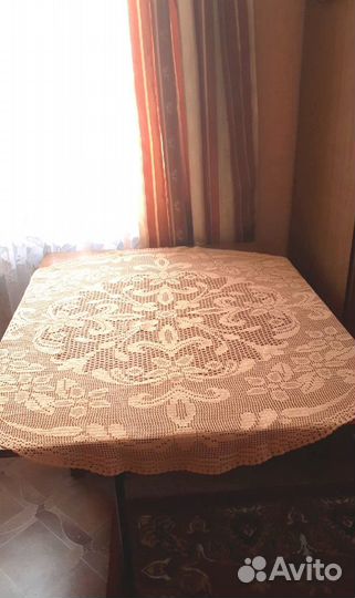 Красивая ажурная скатерть ручной работы