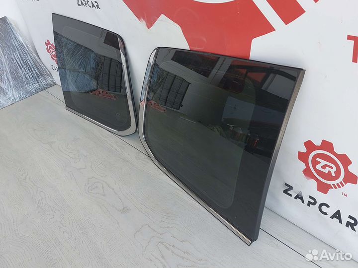 Lexus LX570 форточка Задняя