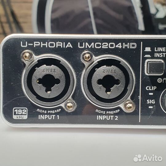 Звуковая карта Beringer umc 204hd