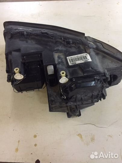 Фара левая на Audi а4в6 2005 год