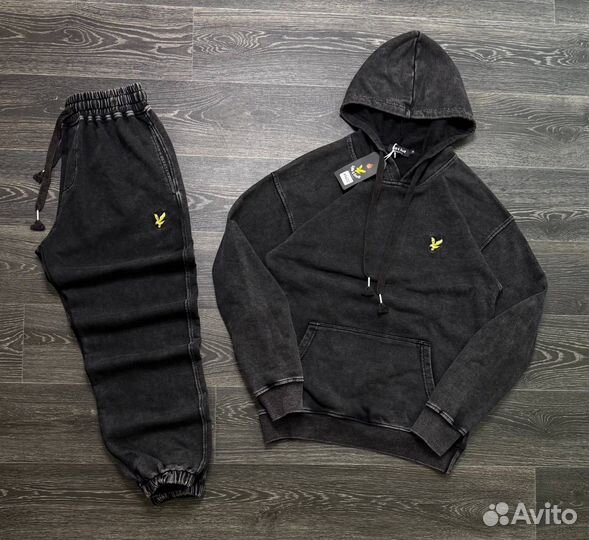 Спортивный костюм на весну