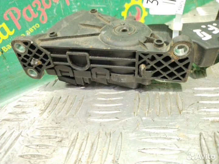 Педаль газа Ford Focus 2 седан 1.8 2008