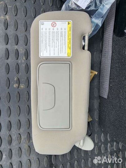 Chevrolet captiva c100 козырек пассажира со светом