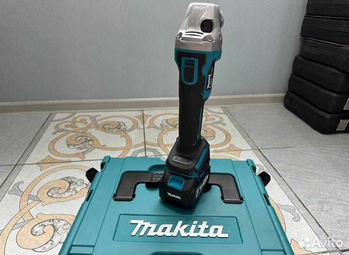 Аккумуляторная болгарка Makita 125мм (Арт.82348)