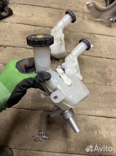 Главный Тормозной цилиндр Mitsubishi Outlander 3