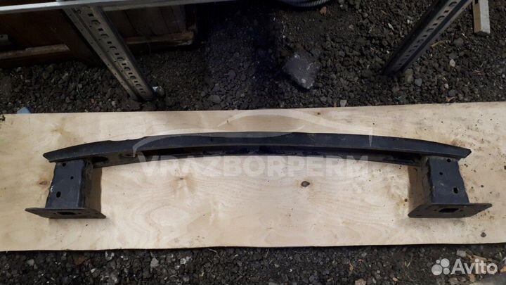 Усилитель бампера Ford Focus