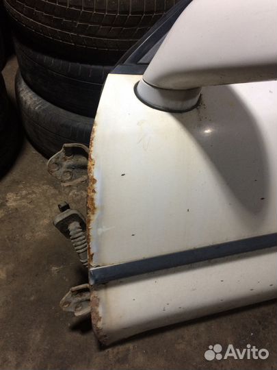 Дверь передняя левая Mitsubishi Carisma 1999