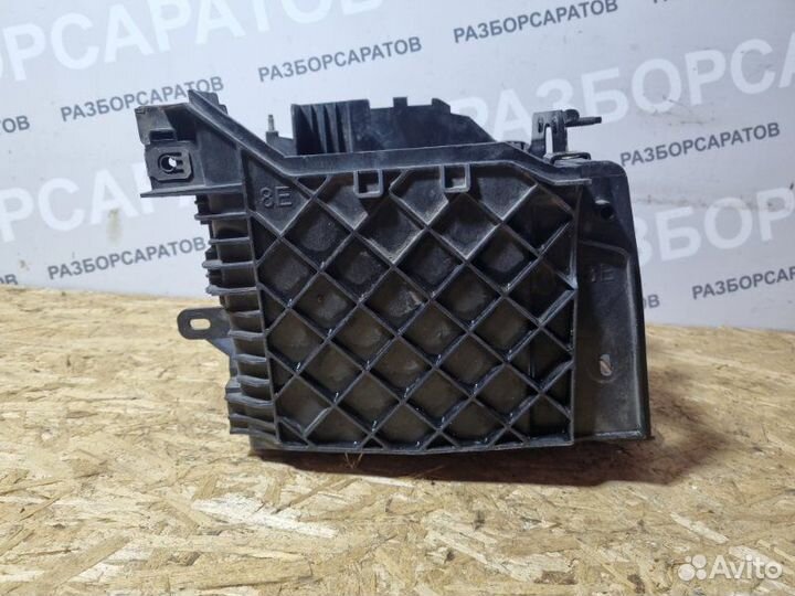 Крепление акб Renault Megan Iii хэтчбек 1.6 2012
