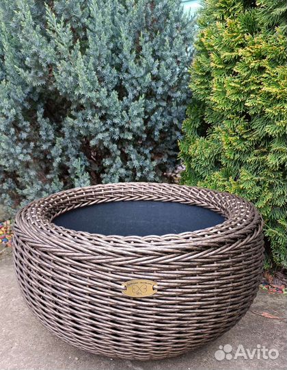 Кашпо напольное уличное