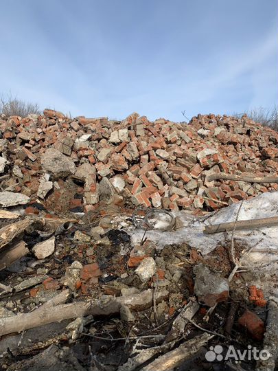 Бой кирпича и бетона, на отсыпку, доставка от 15м3