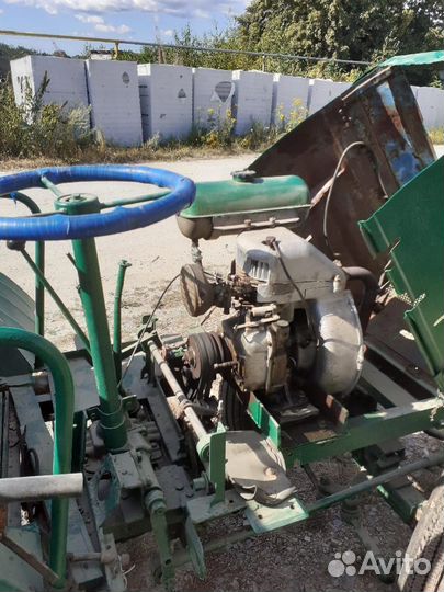 Трактор-самоделка с прицепом и плугом