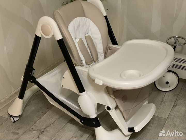 Стульчик для кормления Carrello бежевый