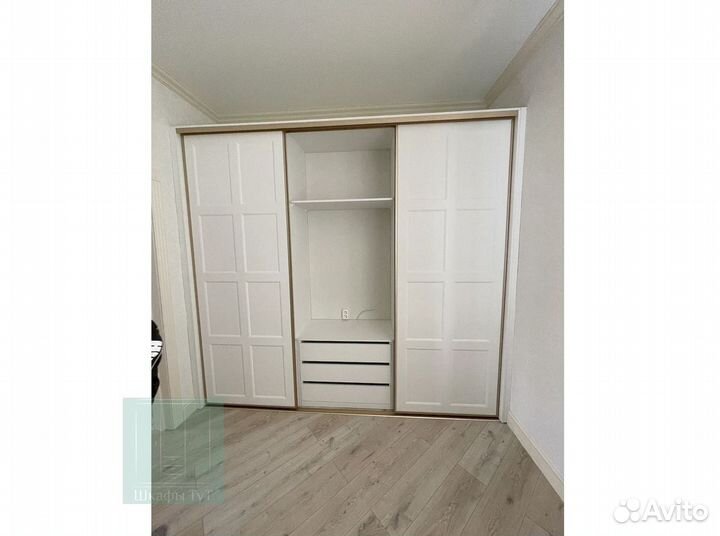 Шкаф стенка