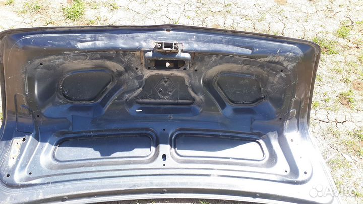 Крышка багажника Рено Логан