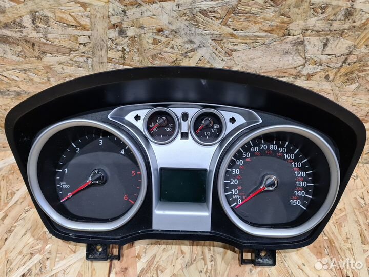 Приборная панель, щиток приборов Ford Kuga 1