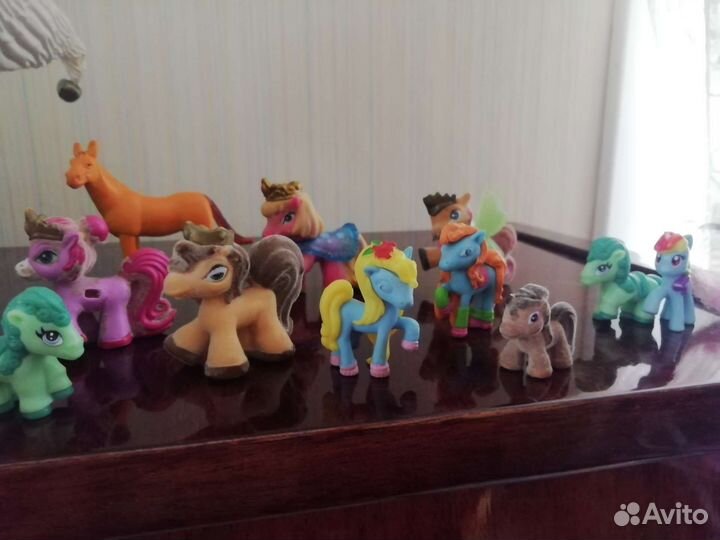 Лошадки игрушечные