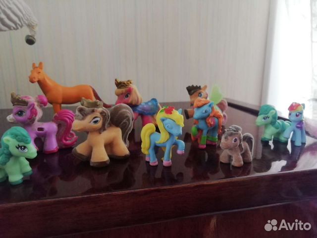 Лошадки игрушечные