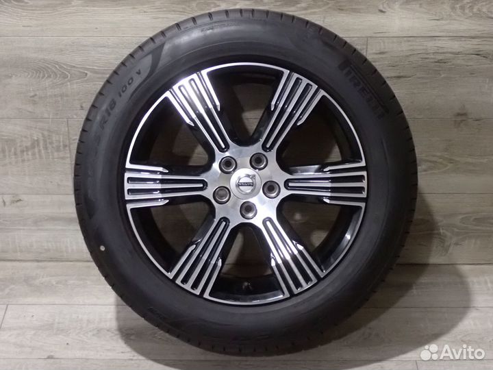 Комплект оригинальных колес R18 Volvo XC40