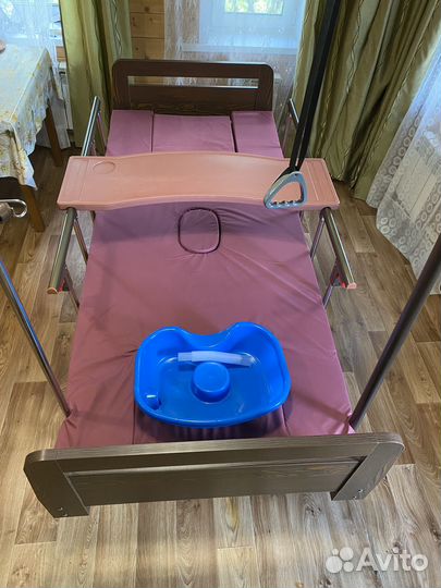 Кровать медицинская для лежачих больных YG-6