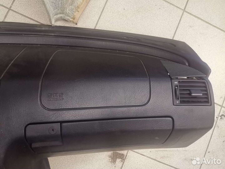 Торпедо с центральной консолью Mercedes w202