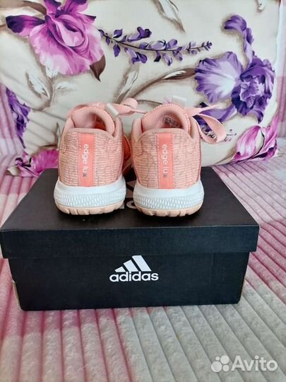 Кроссовки adidas