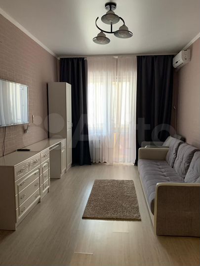1-к. квартира, 42 м², 1/3 эт.