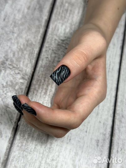 Маникюр, наращивание ногтей