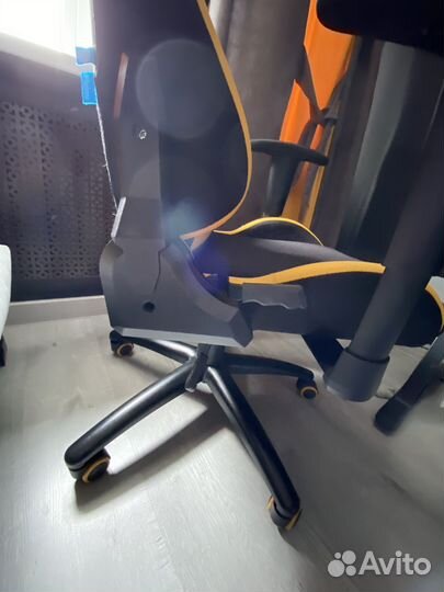 Компьютерное кресло