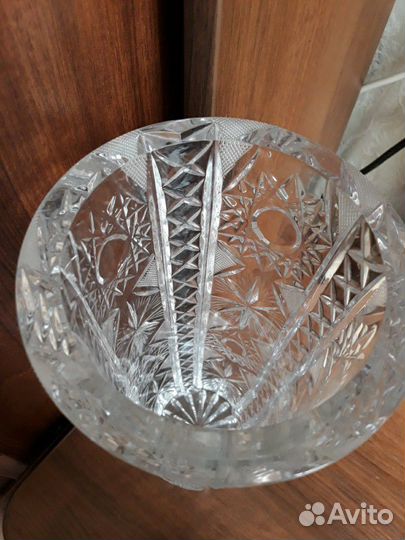 Хрустальная ваза