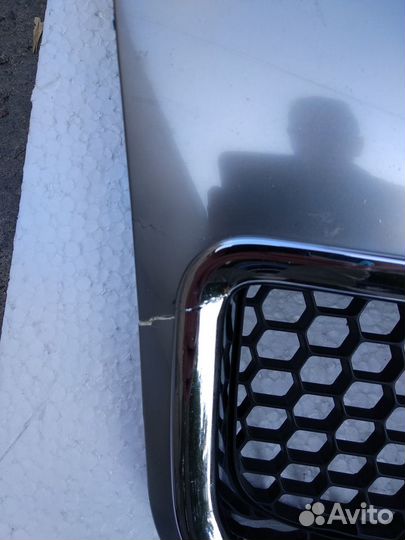 Продам накладку радиатора на Фольксваген Туарег